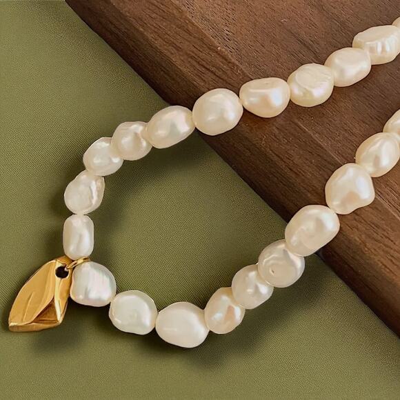 18K Gold Non-Tarnish Classic Freshwater Pearl Necklace - Picture 2 of 11